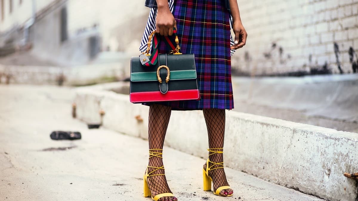 How to Choose a Handbag: Buyer’s Shopping Guide
